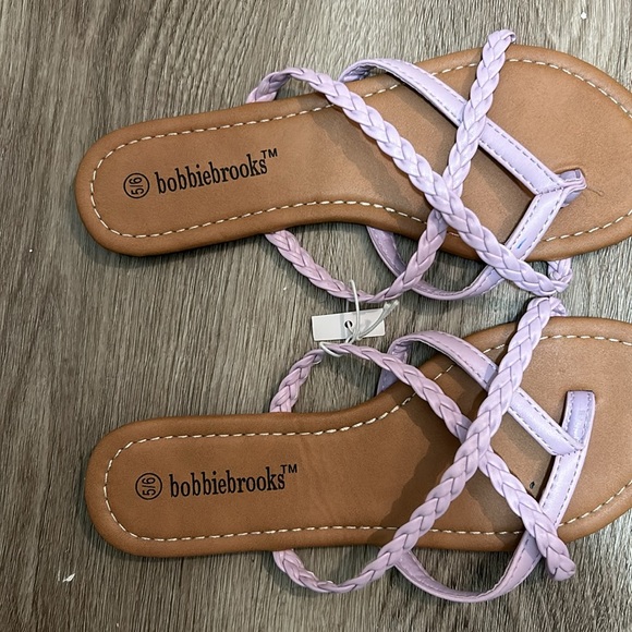 Woman’s Sandals 🩴 - Picture 3 of 4